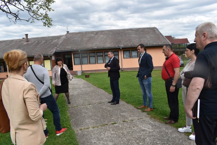 Osnovna škola „Đura Jakšić“ Mataruge Osnovna škola „Đura Jakšić“ Mataruge